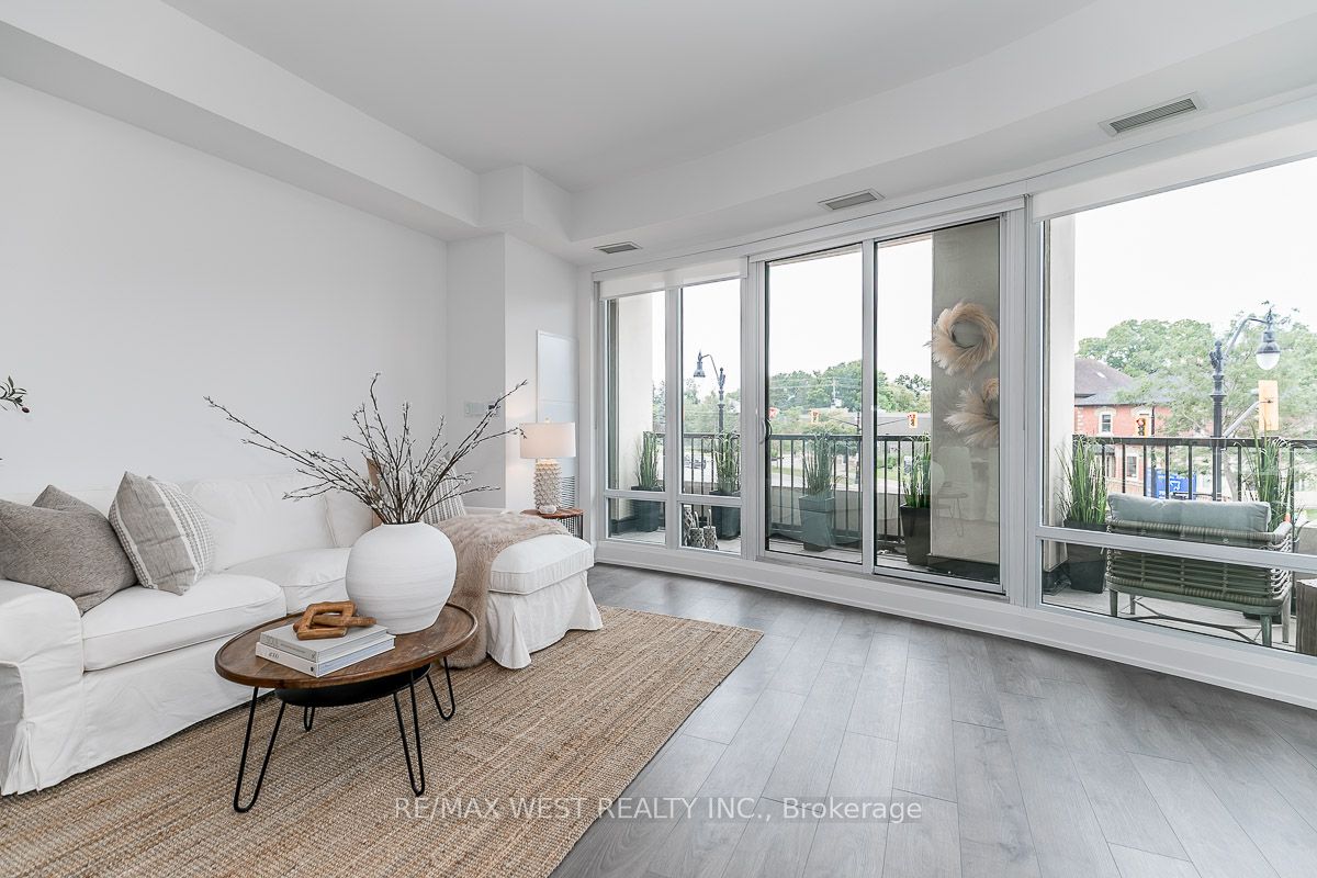 1 Hume St, #212