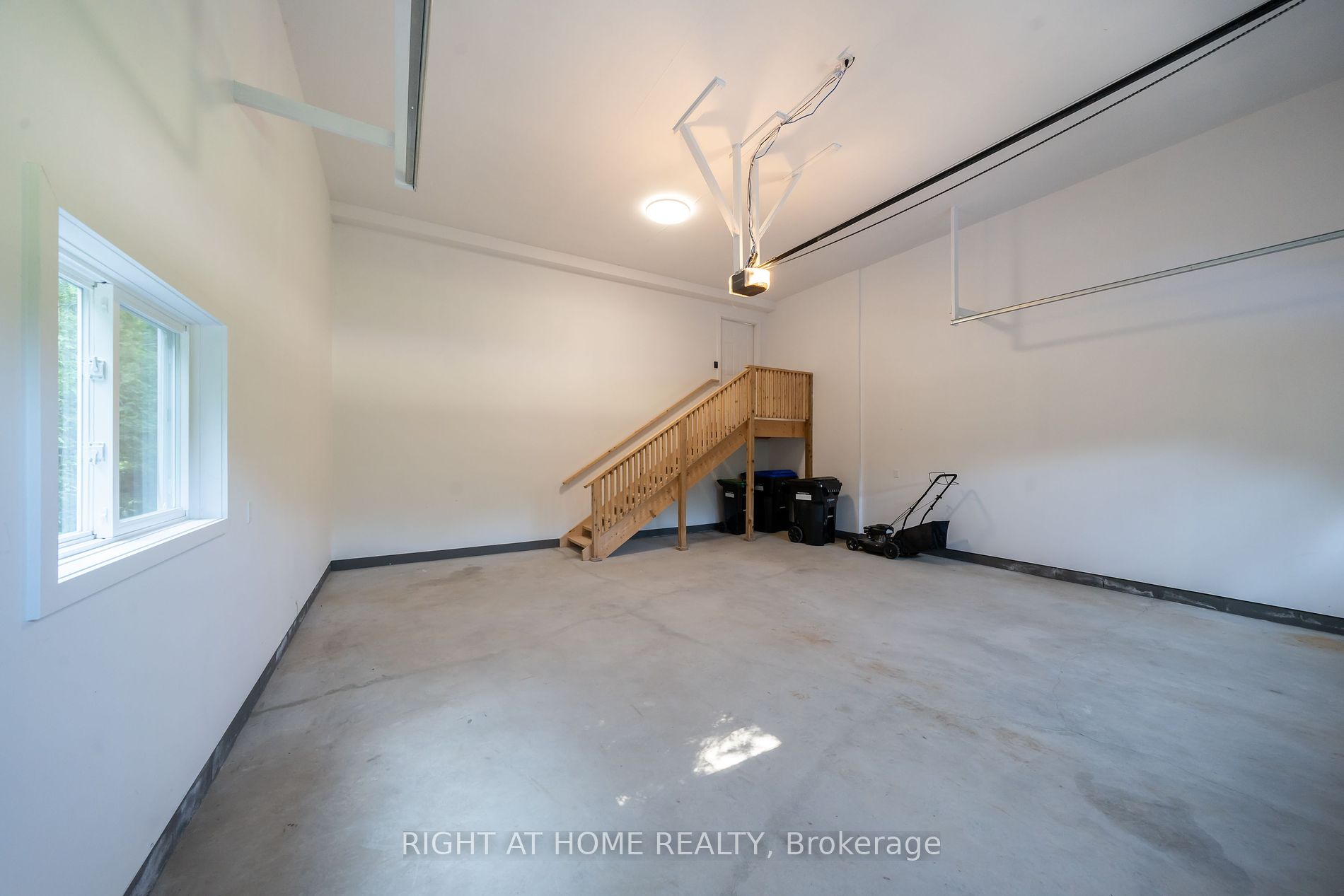 6 Ojibway Court