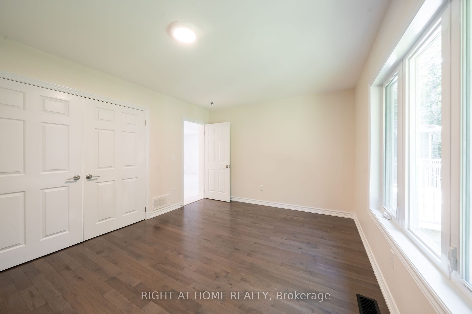 6 Ojibway Court