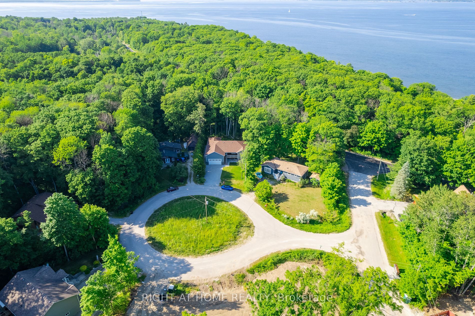 6 Ojibway Court