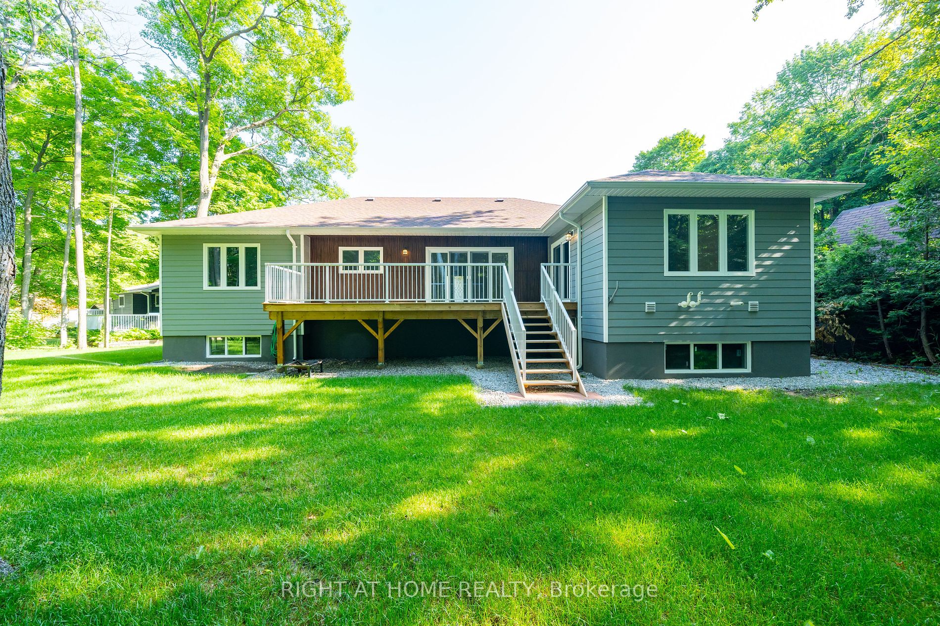 6 Ojibway Court
