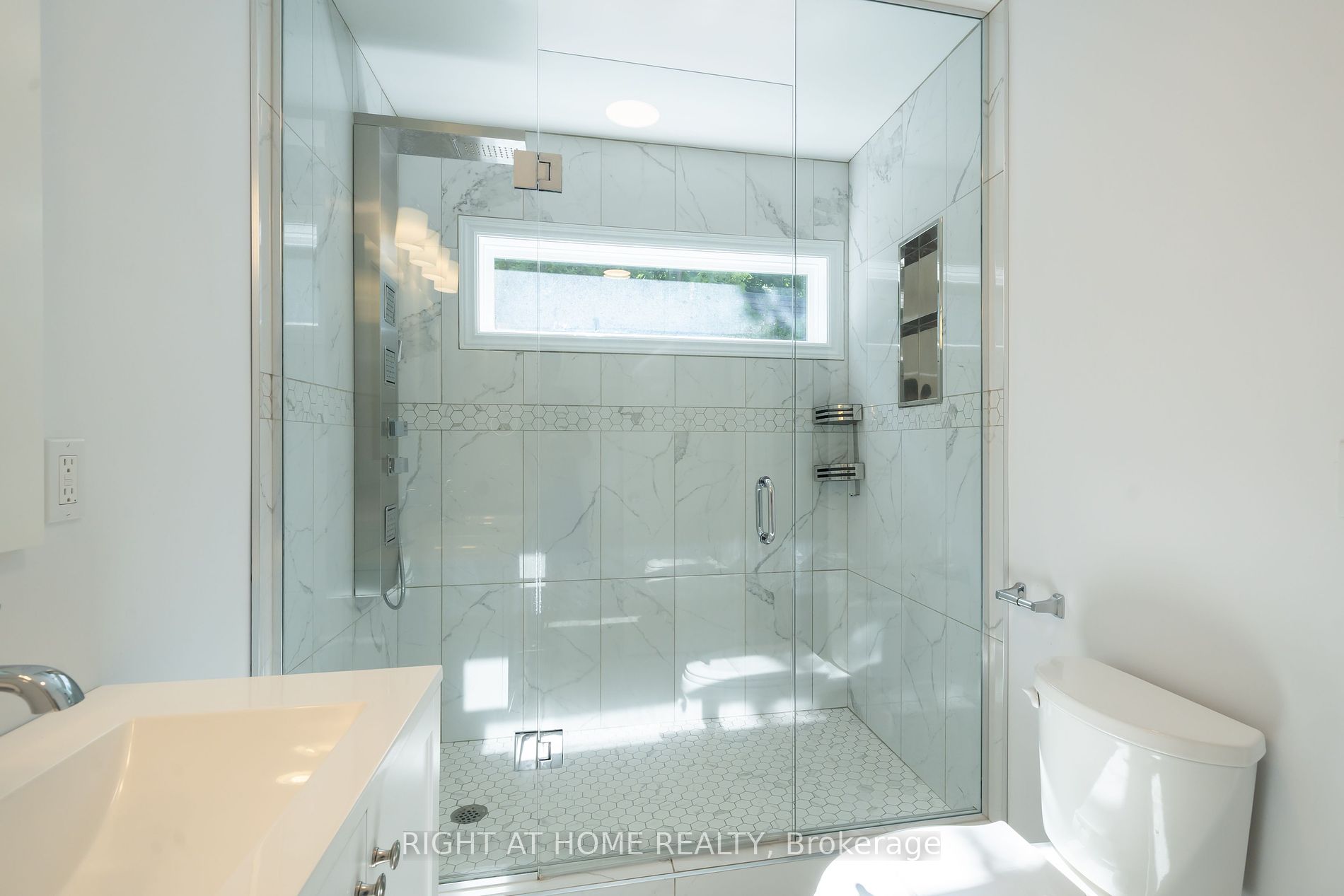 6 Ojibway Court