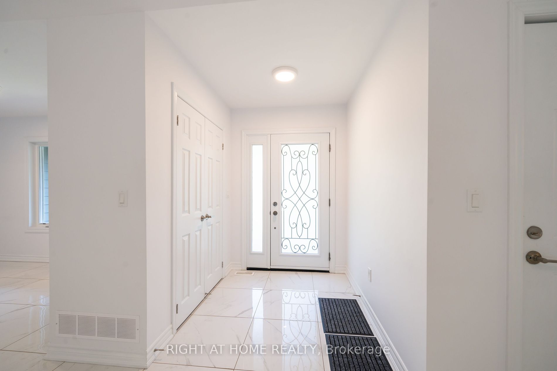 6 Ojibway Court
