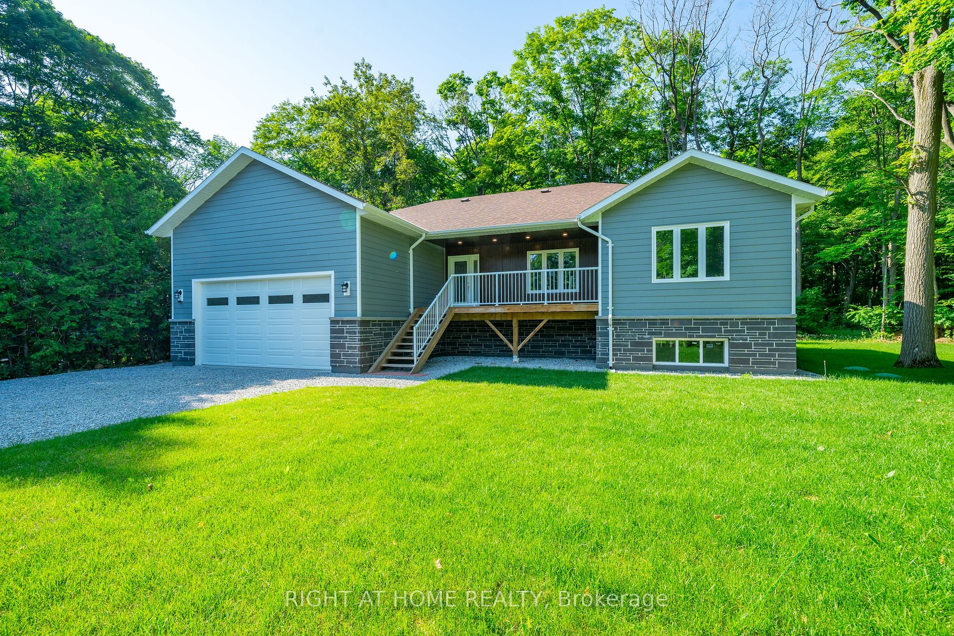 6 Ojibway Court