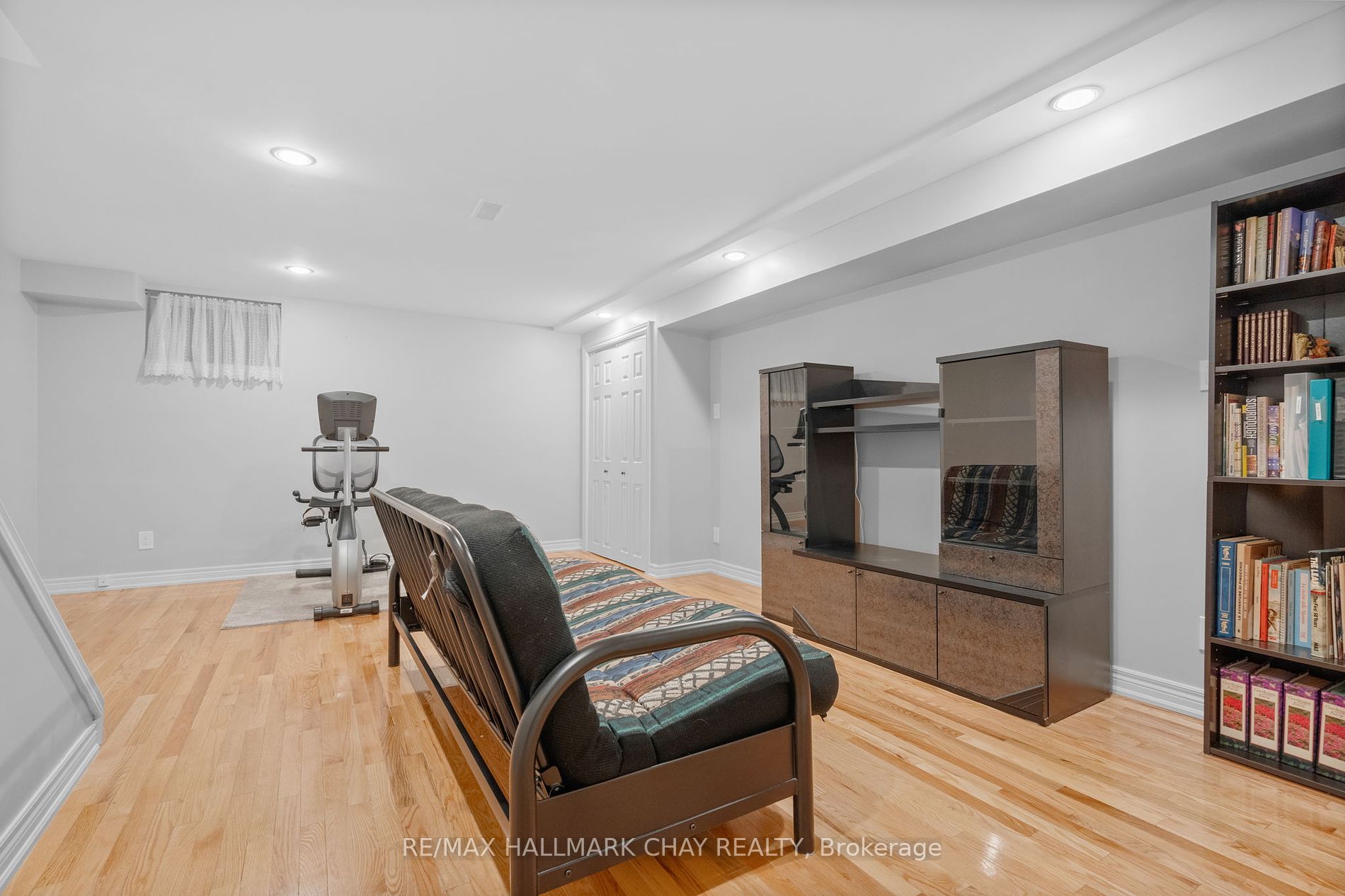1 Olive Crescent #4