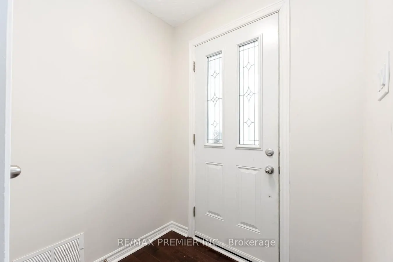 152 Owen St