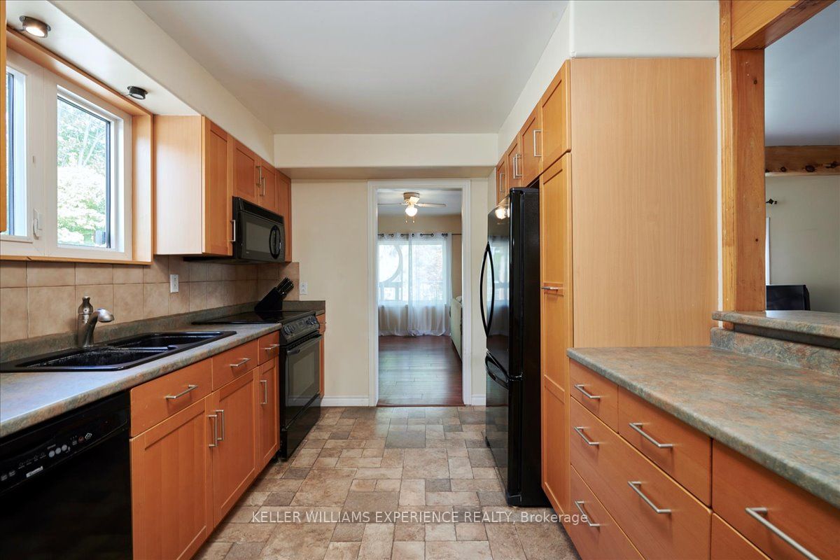 425 Codrington Street
