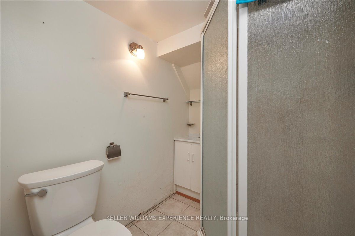 425 Codrington Street