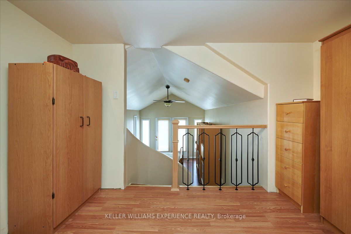 425 Codrington Street