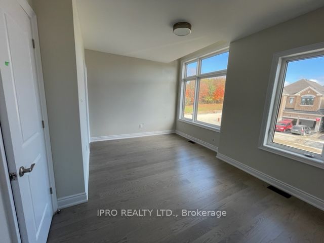 76 Bearberry Rd