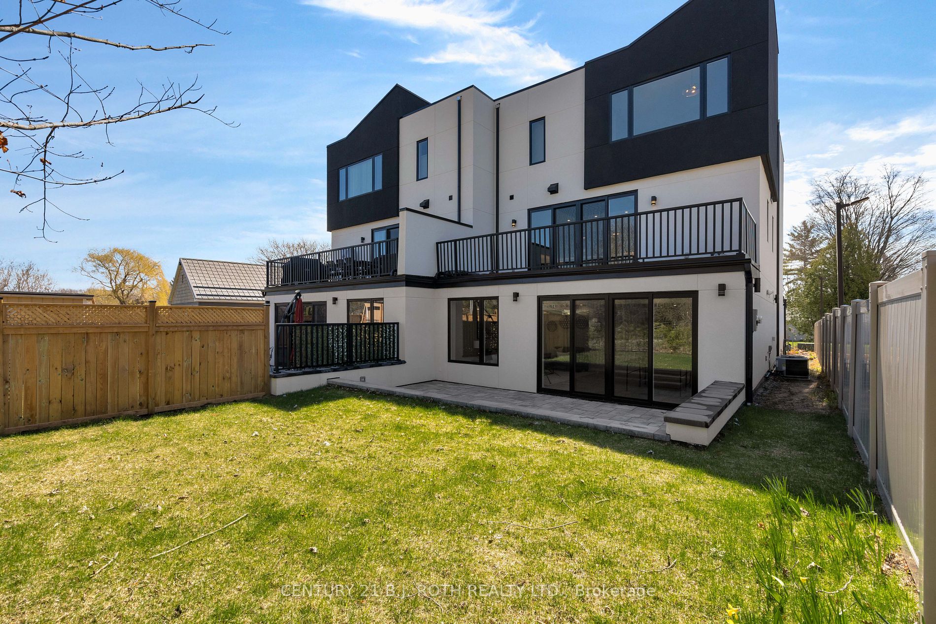 24 Grace Ave