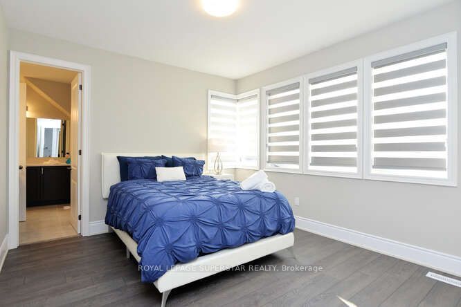 108 Rugman Cres
