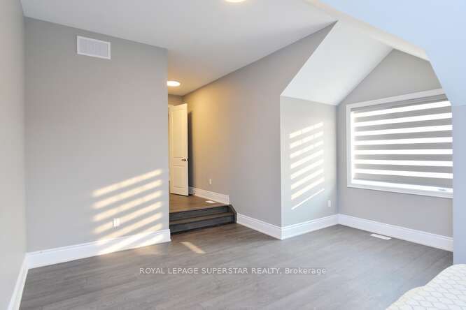 108 Rugman Cres