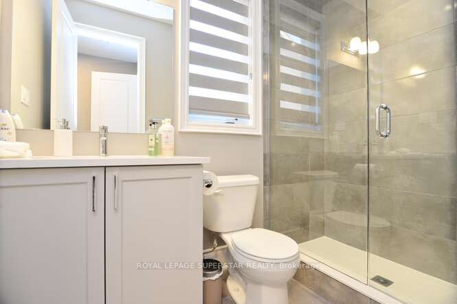 108 Rugman Cres