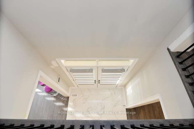 108 Rugman Cres