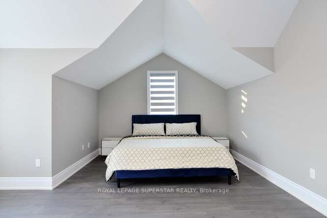 108 Rugman Cres