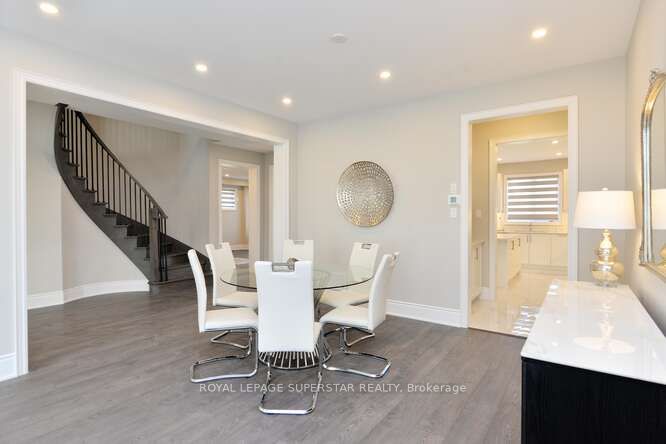 108 Rugman Cres