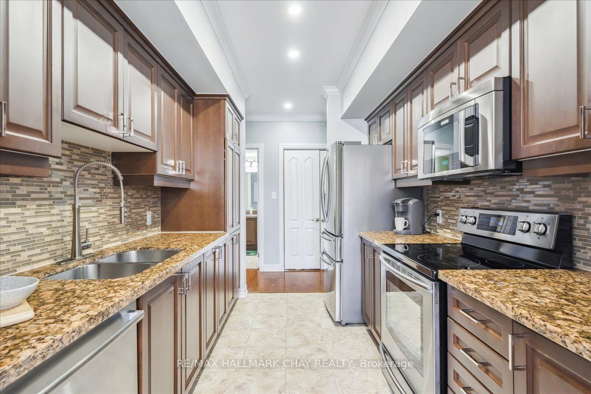 39 Ferndale Dr S, #311
