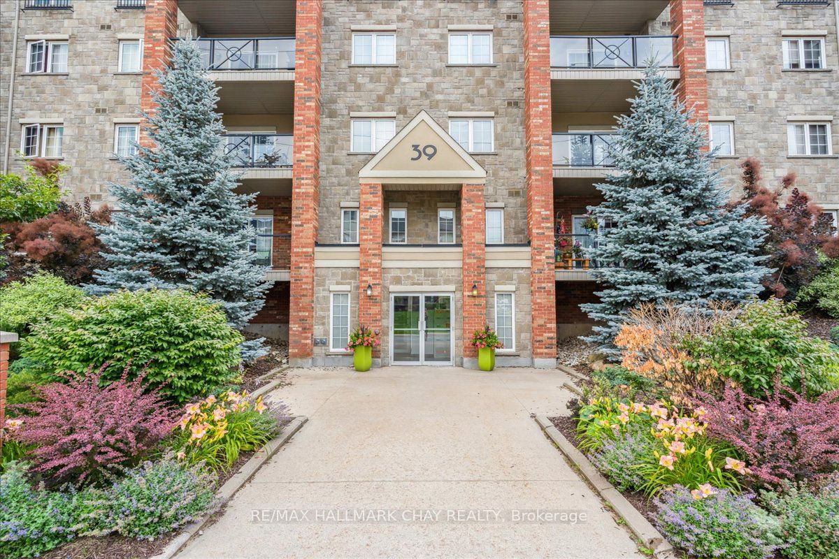 39 Ferndale Dr S, #311