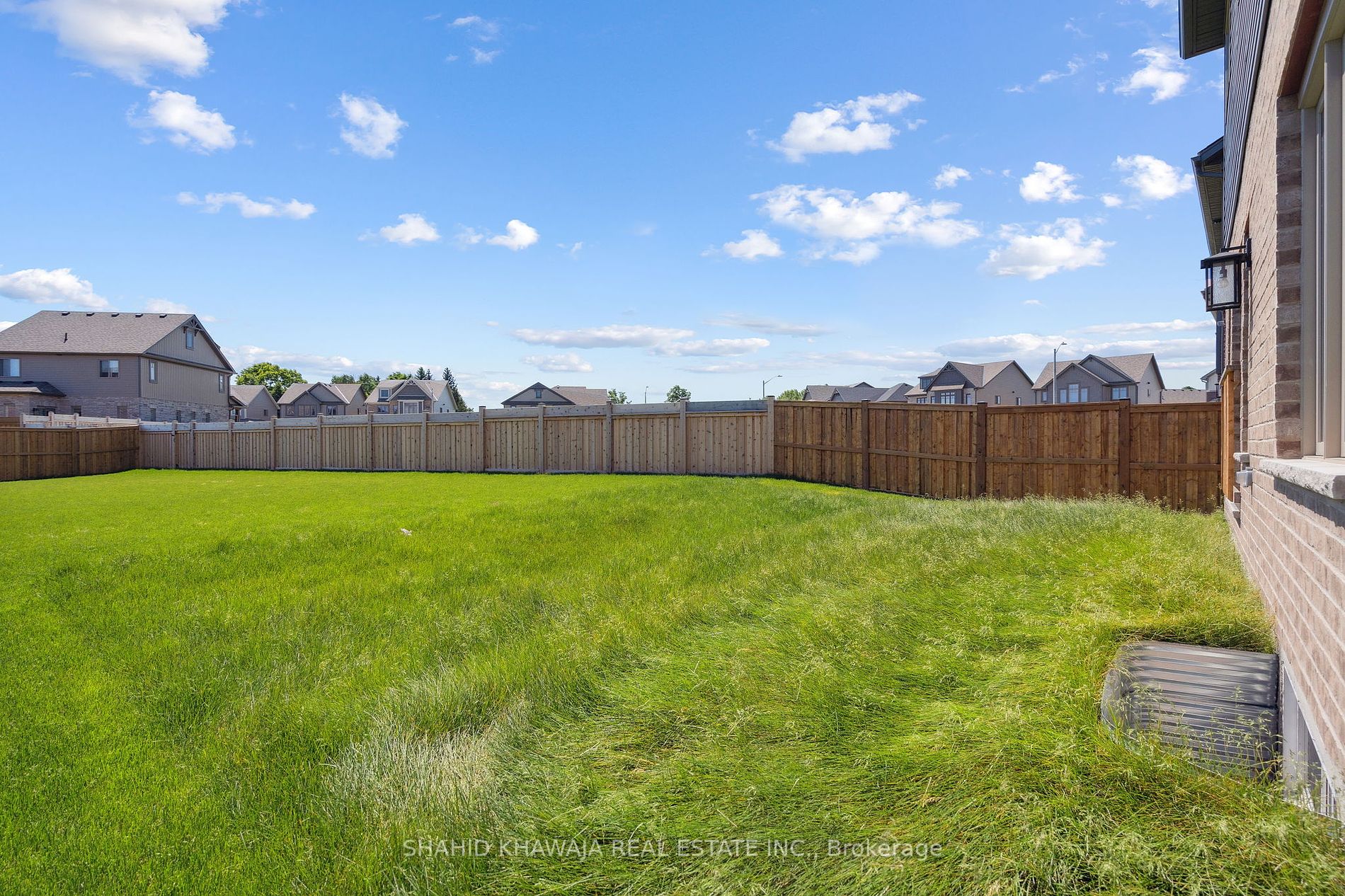 123 Plewes Dr