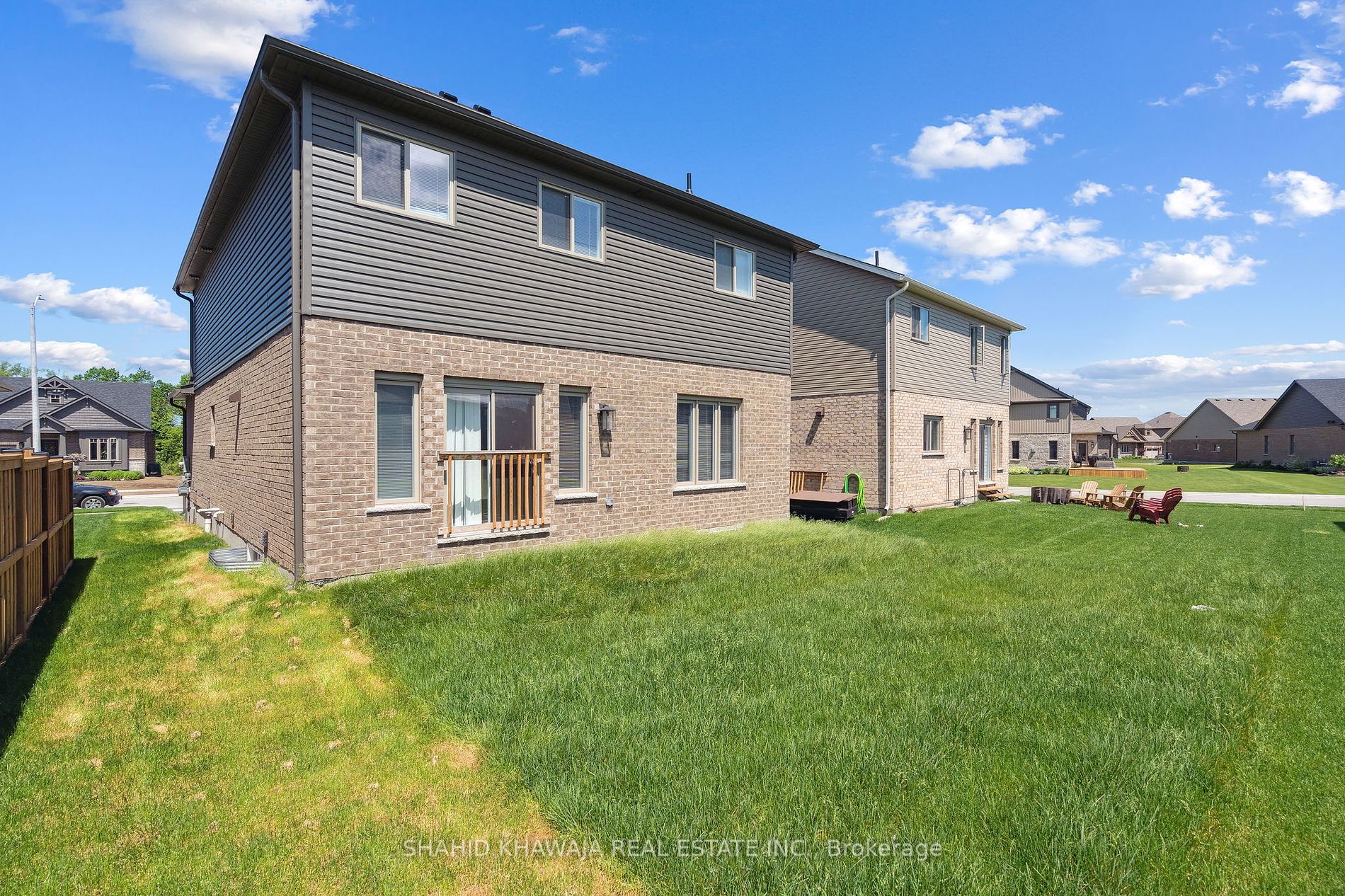 123 Plewes Dr