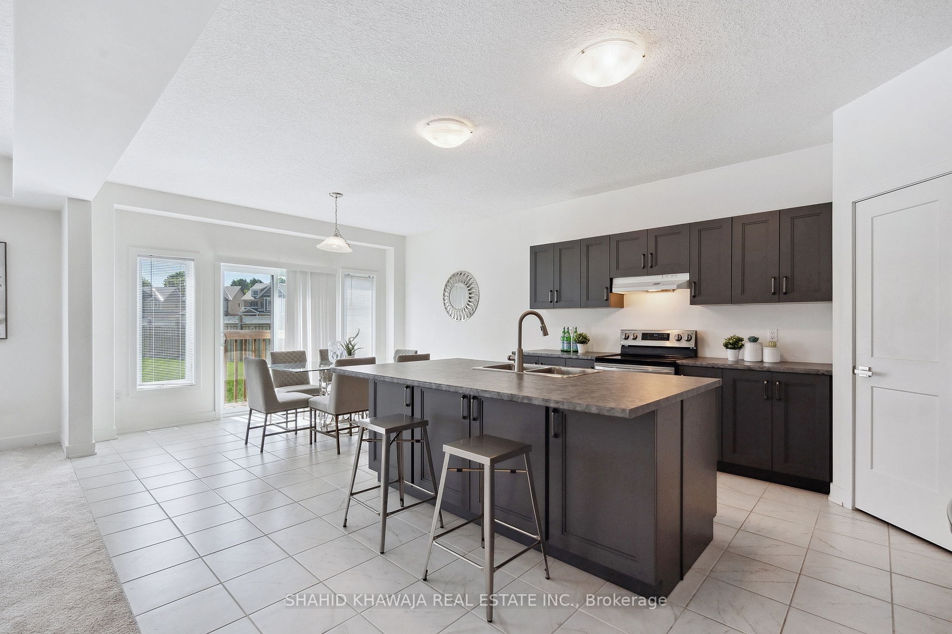 123 Plewes Dr