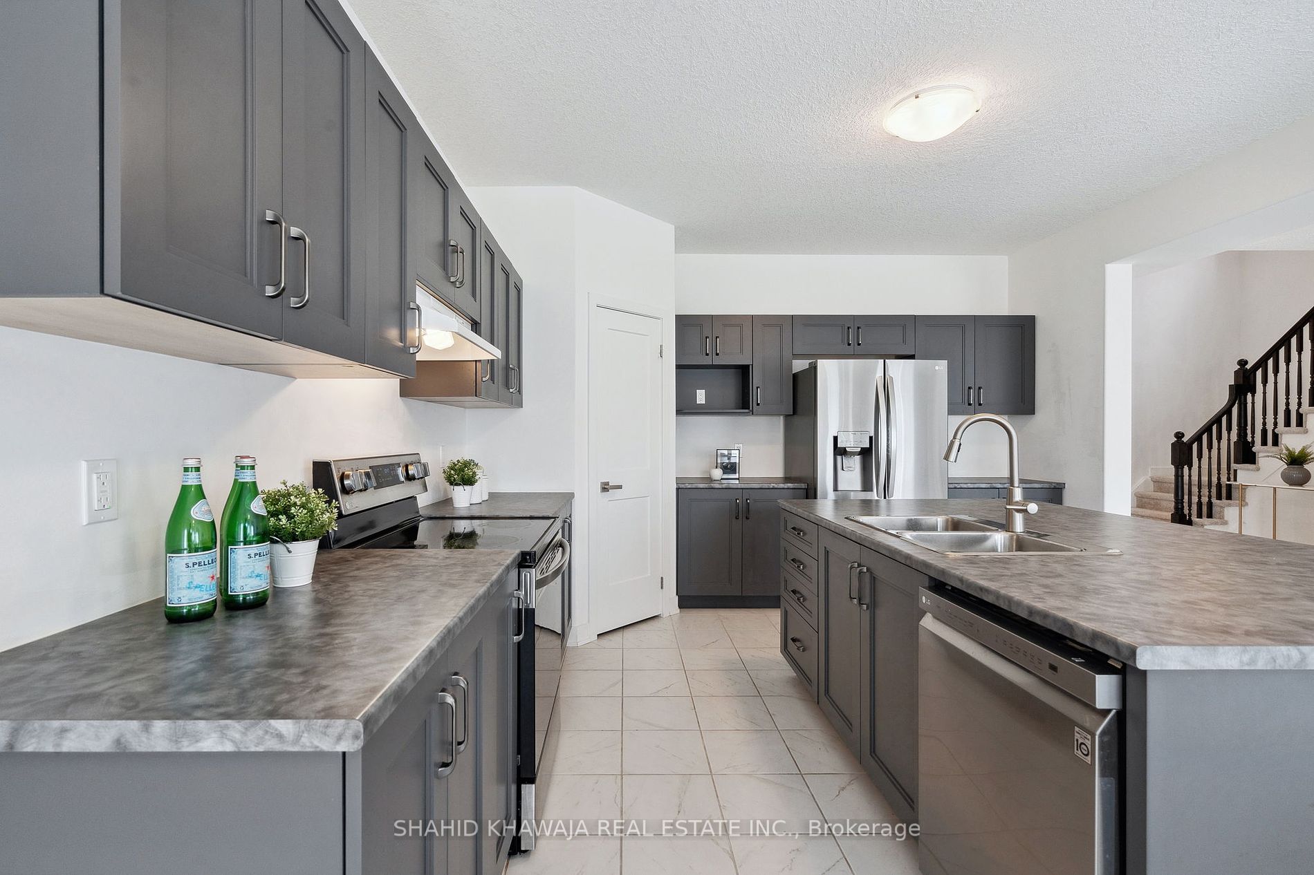 123 Plewes Dr