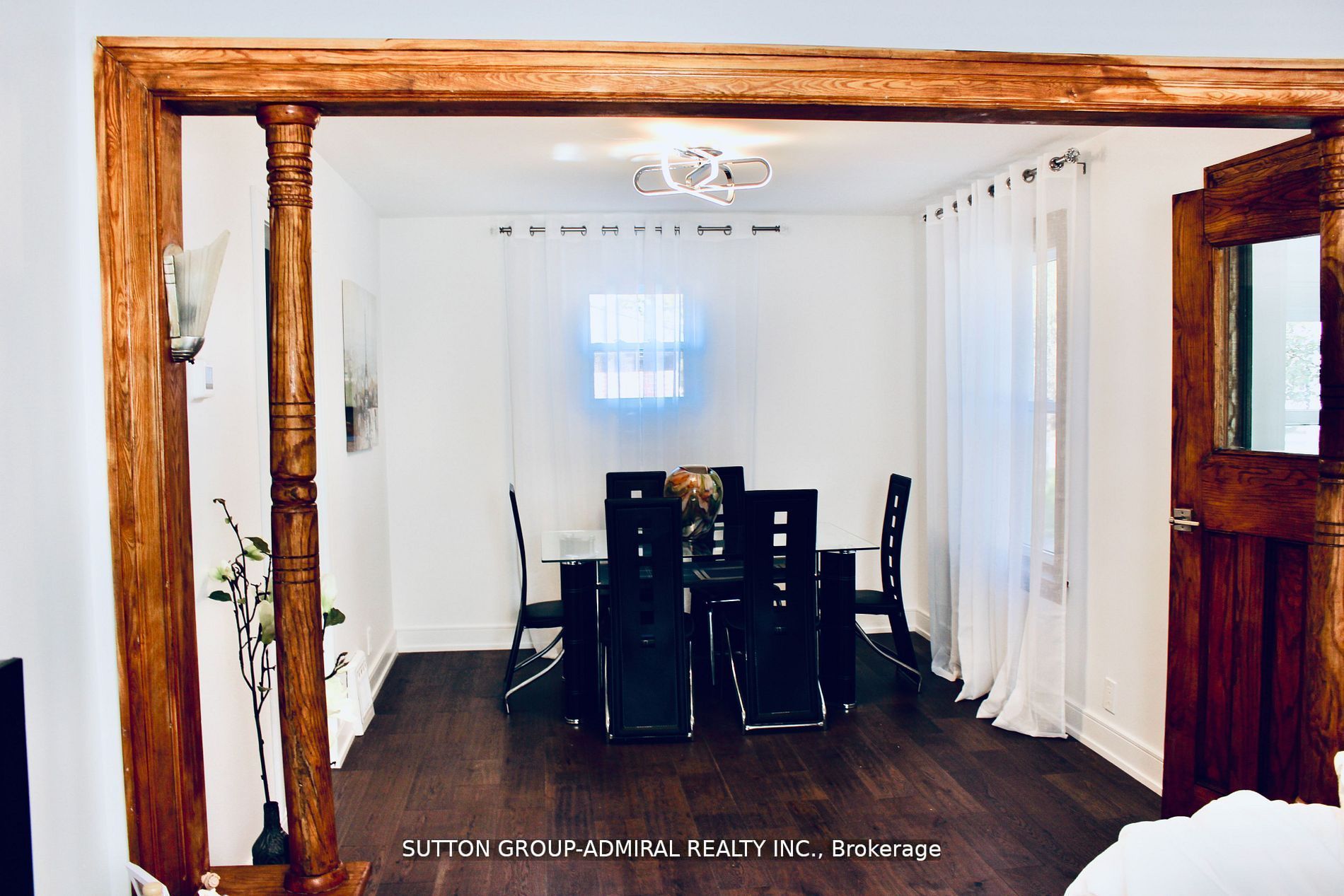 8 South Street W