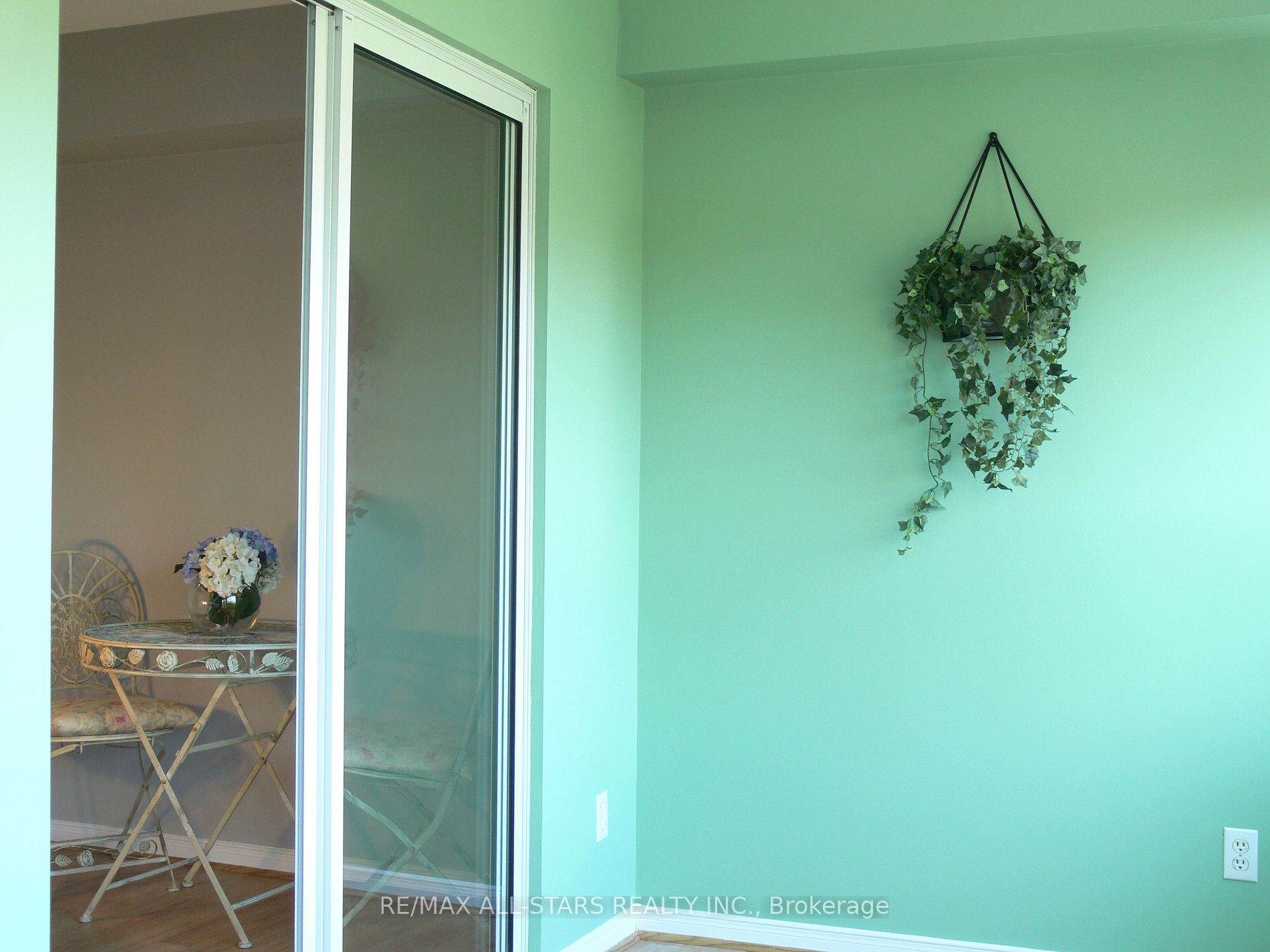 54 Fittons Rd W, #506