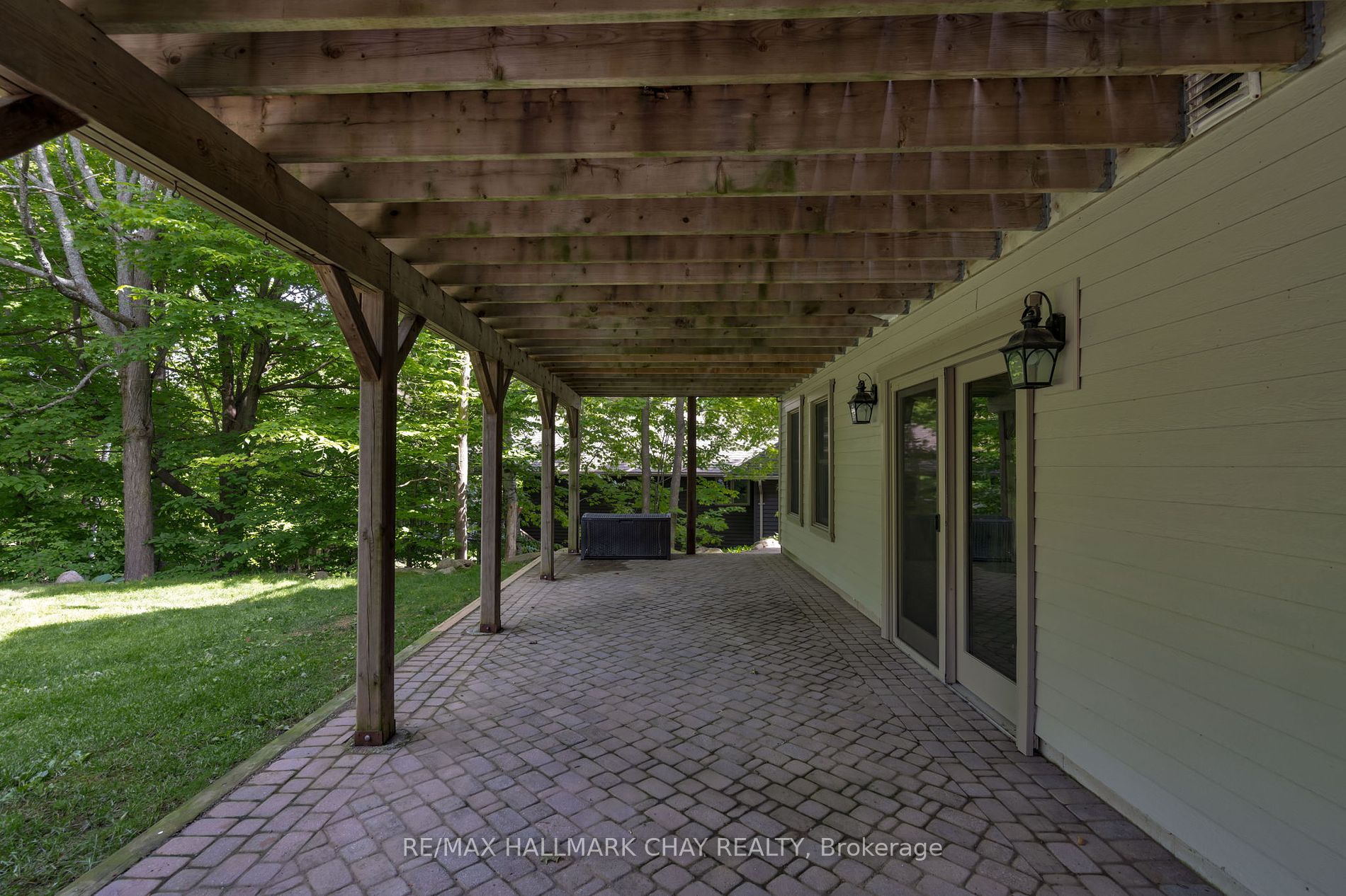 9 Bridle Path