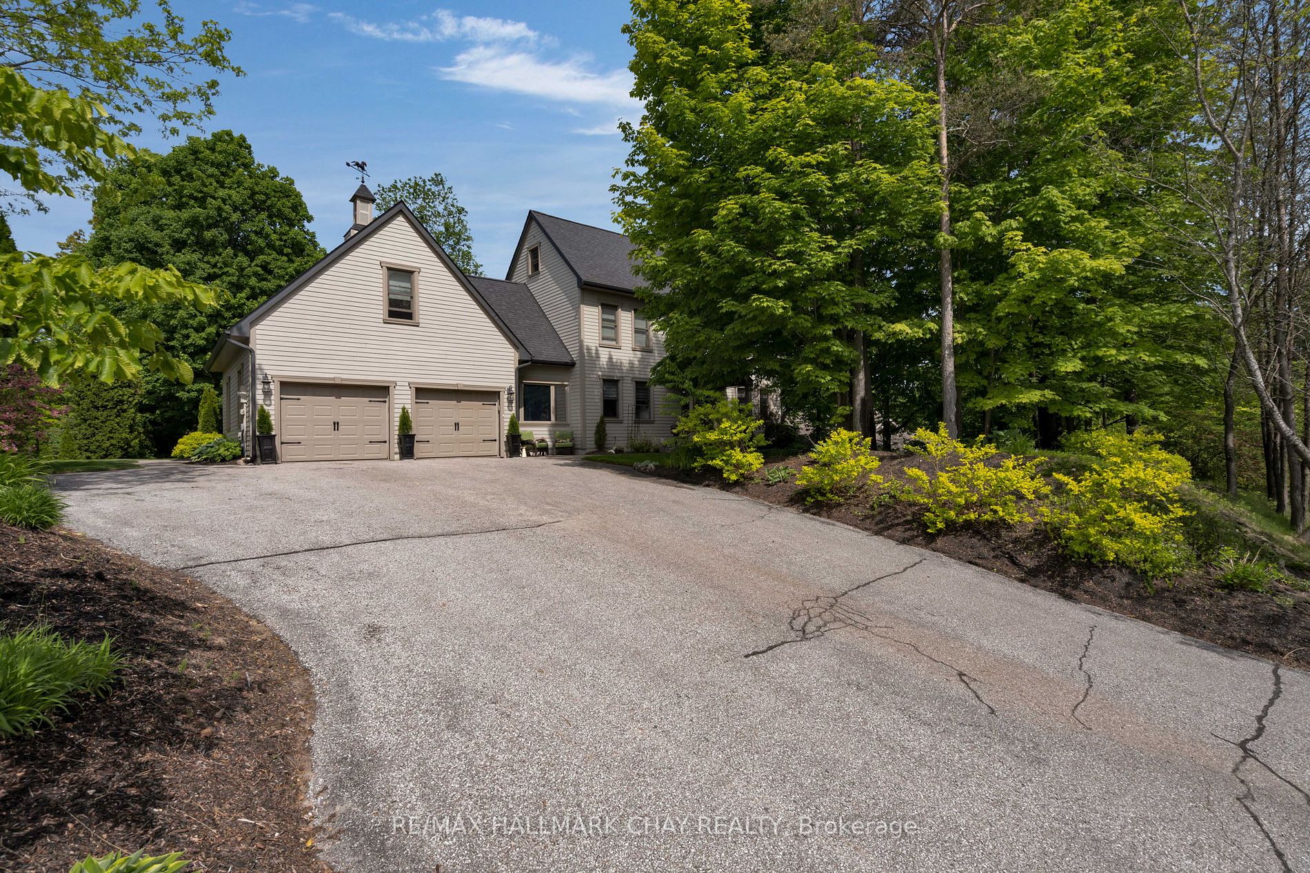 9 Bridle Path