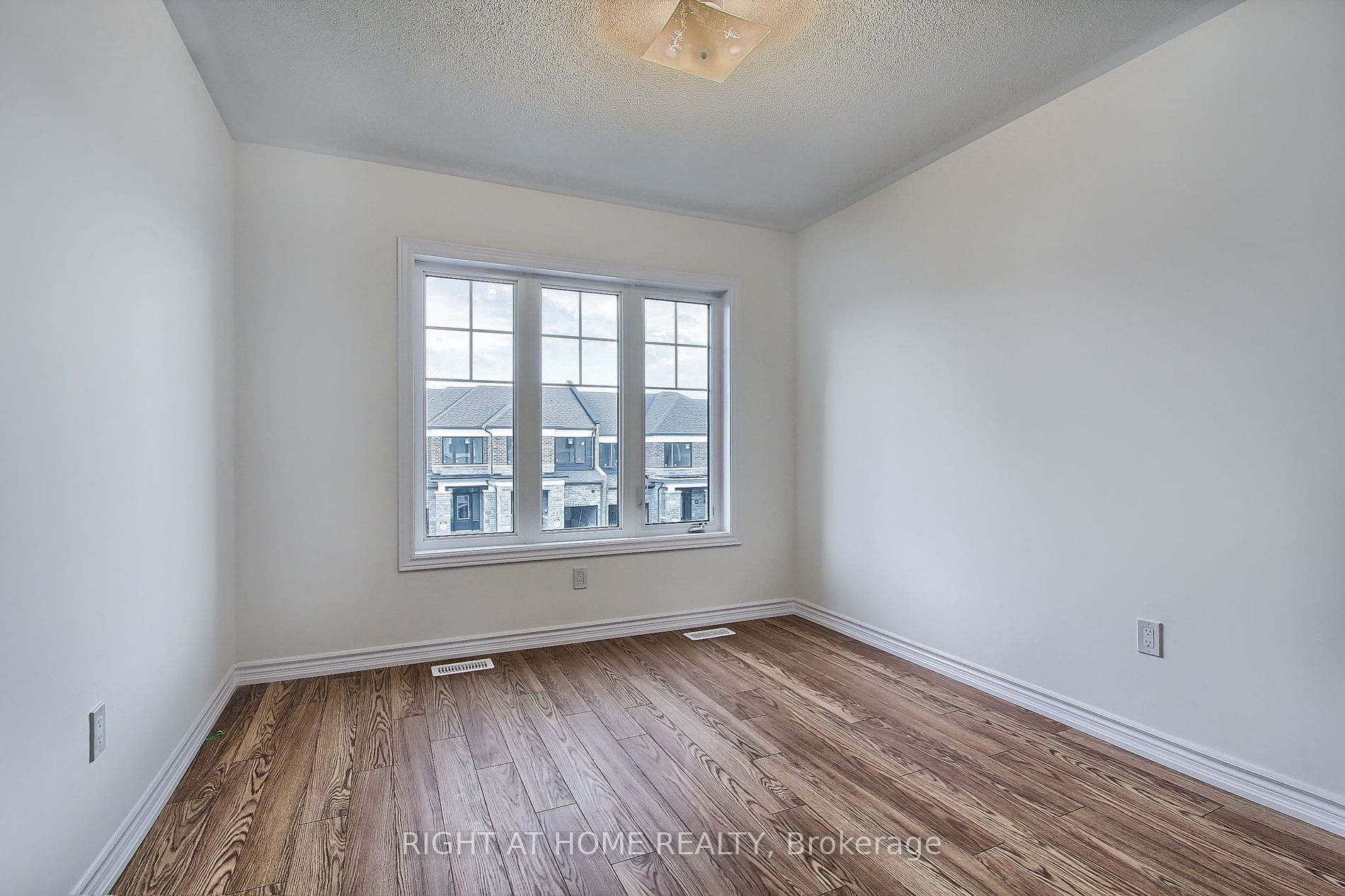 15 Durham Avenue