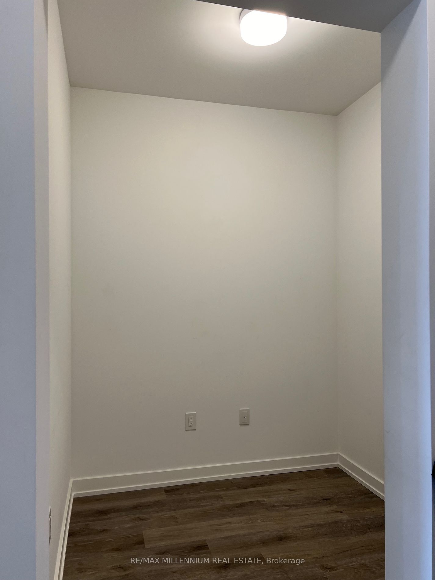 430 Essa Road, #414