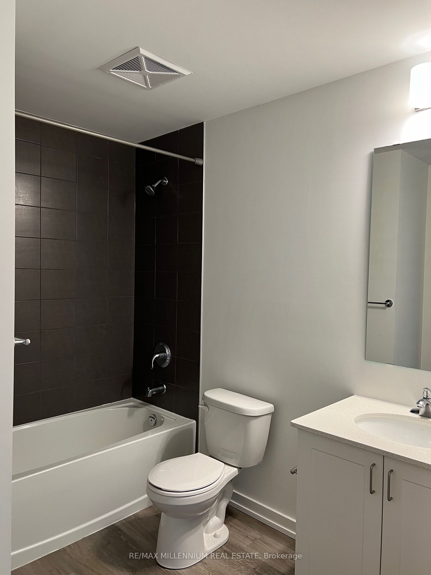 430 Essa Road, #414