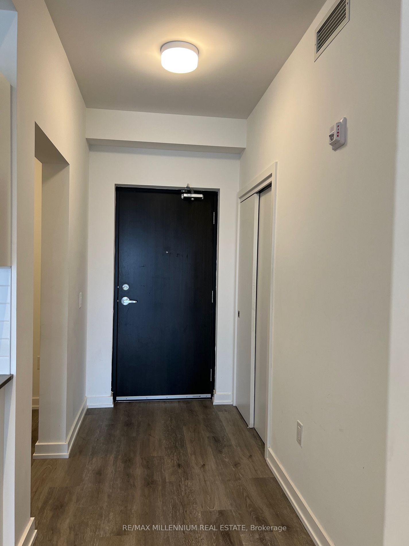 430 Essa Road, #414