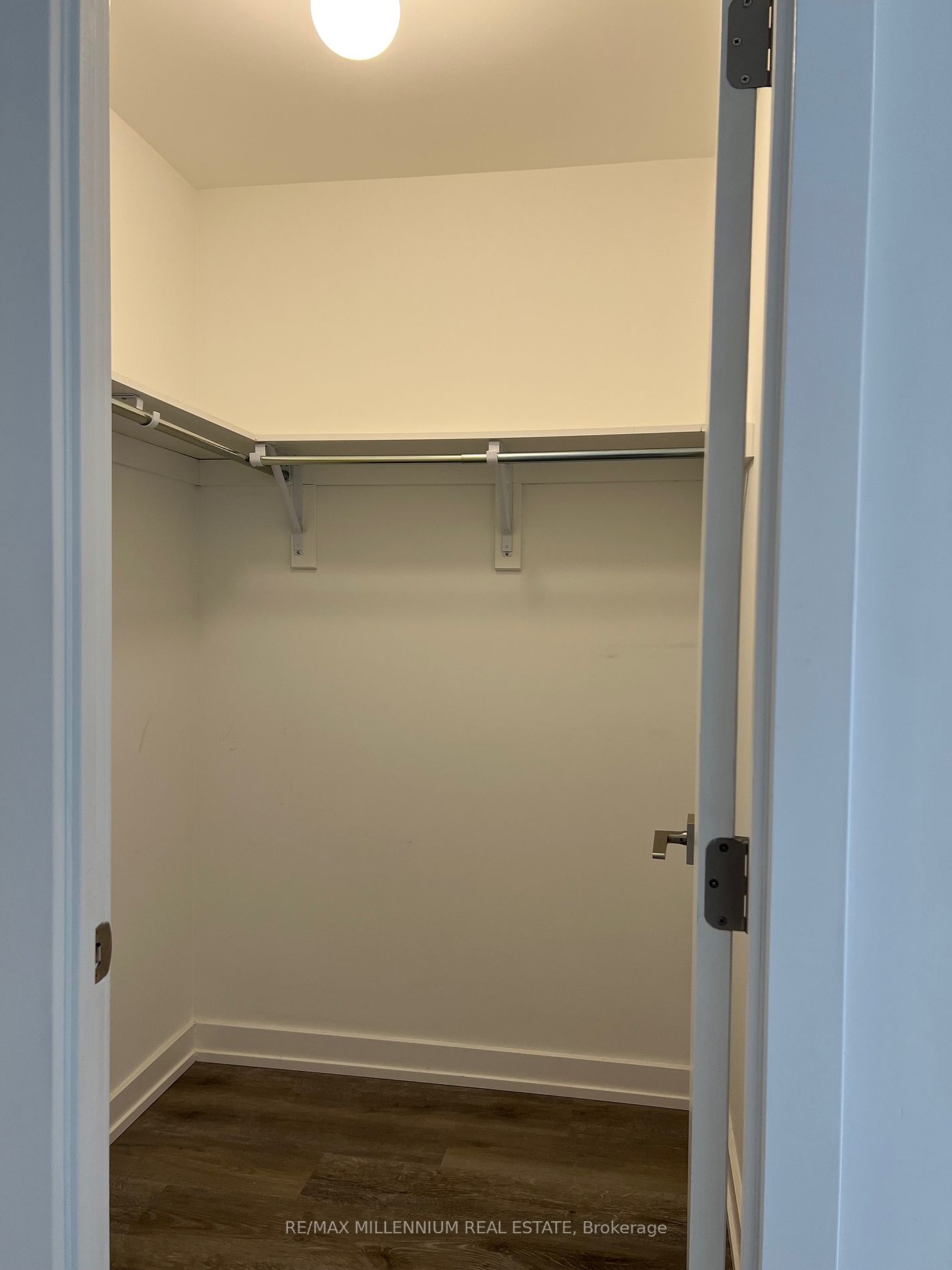 430 Essa Road, #414
