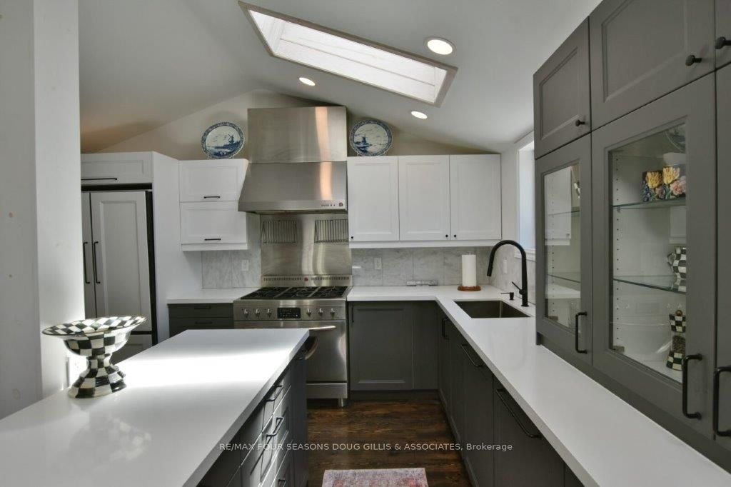20 Forest Dr