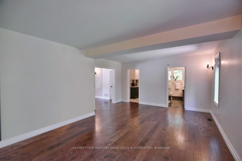 20 Forest Dr
