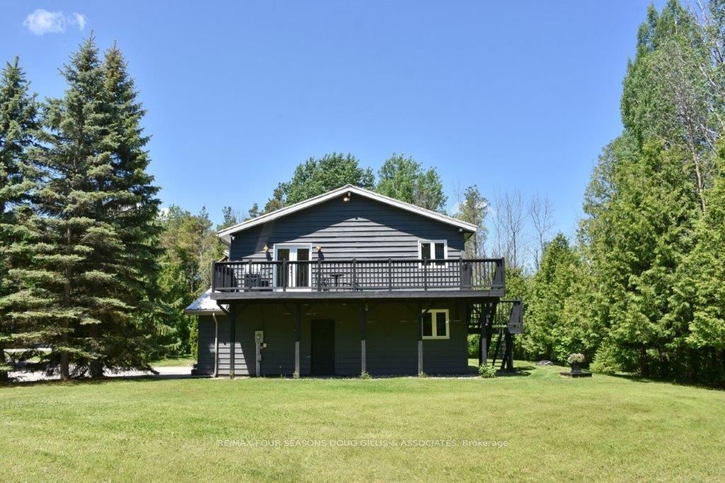 20 Forest Dr