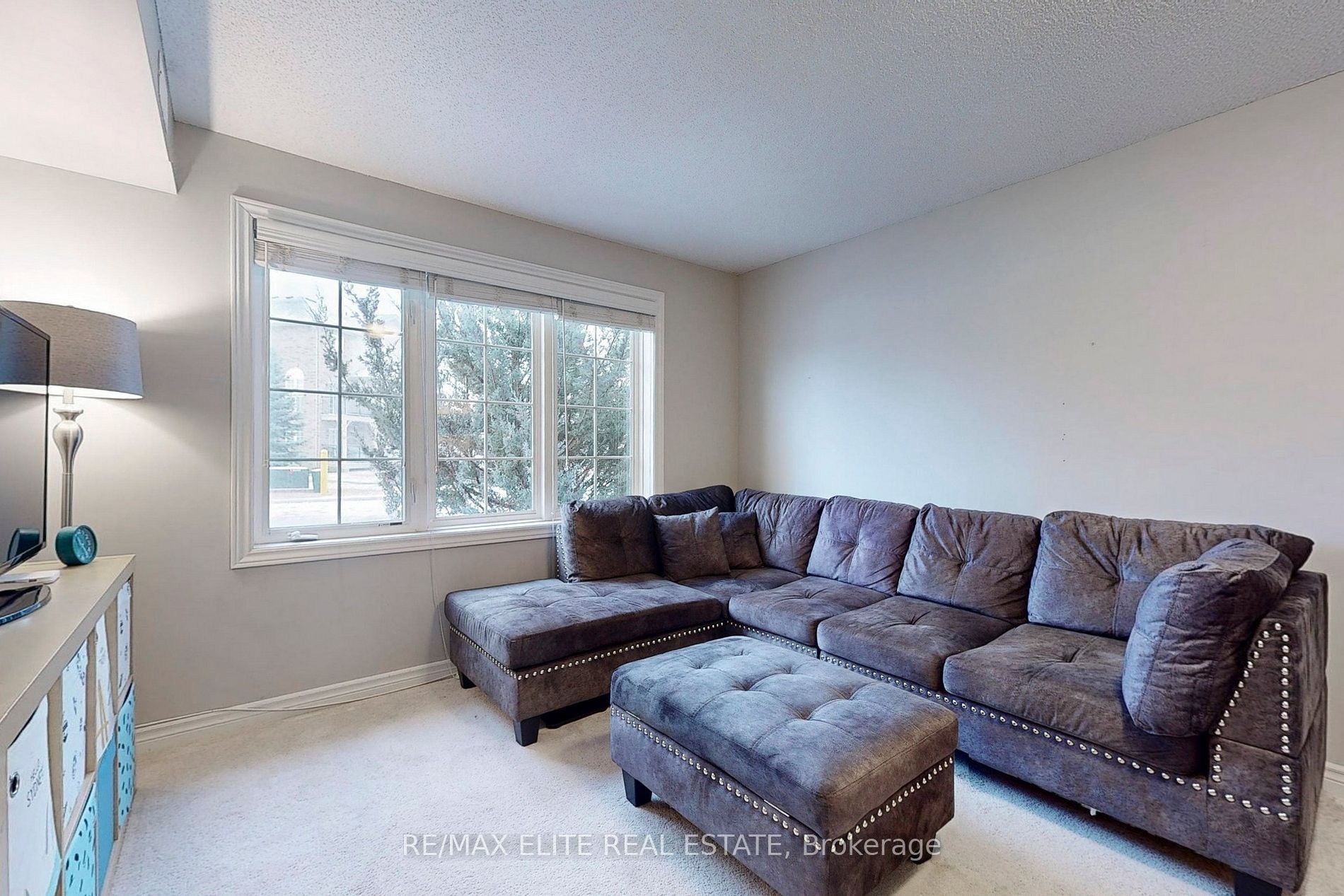 57 Ferndale Dr S, #9