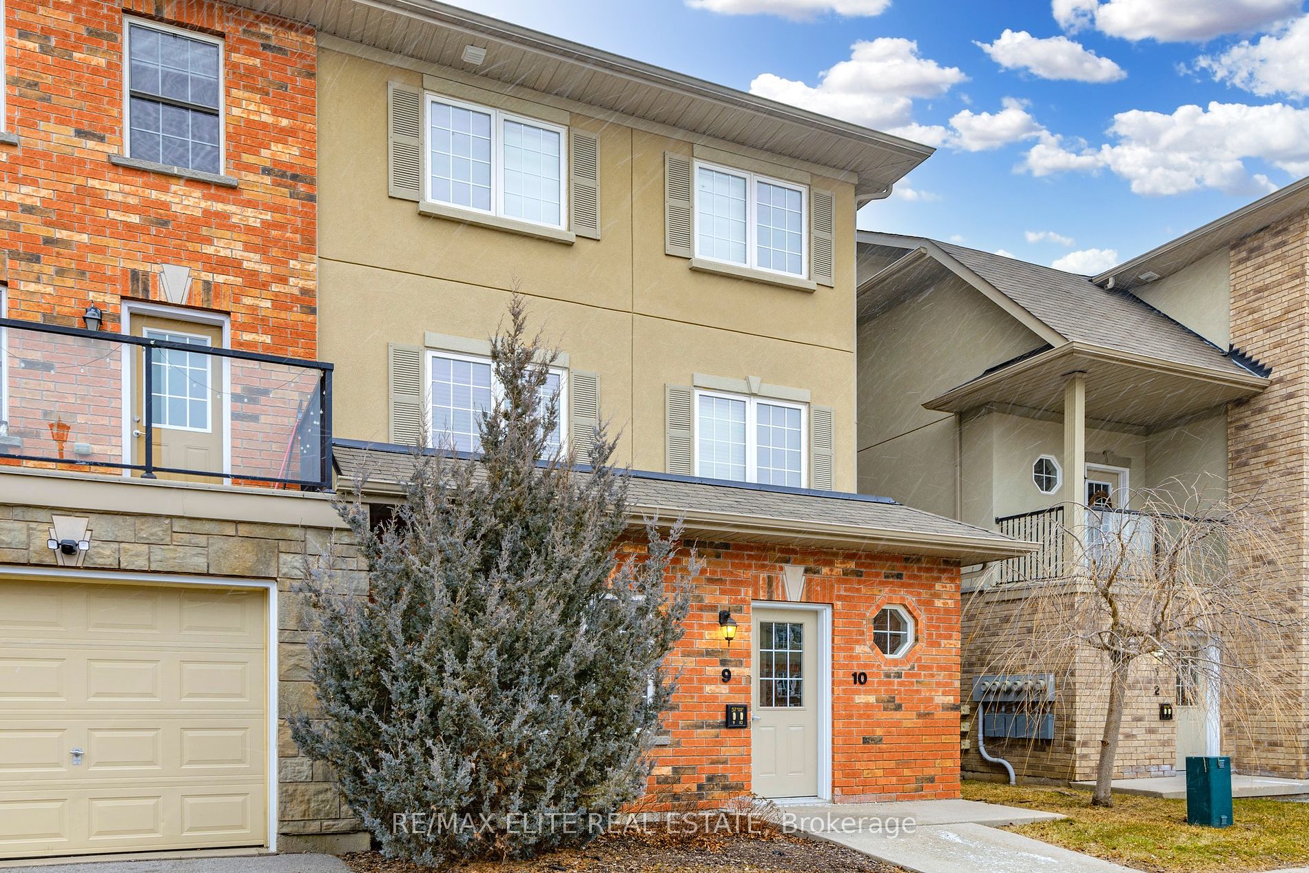 57 Ferndale Dr S, #9