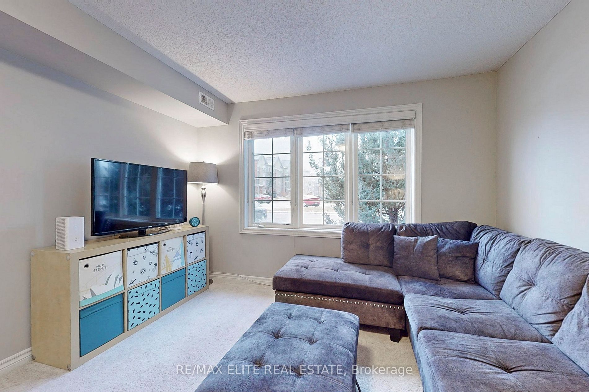 57 Ferndale Dr S, #9
