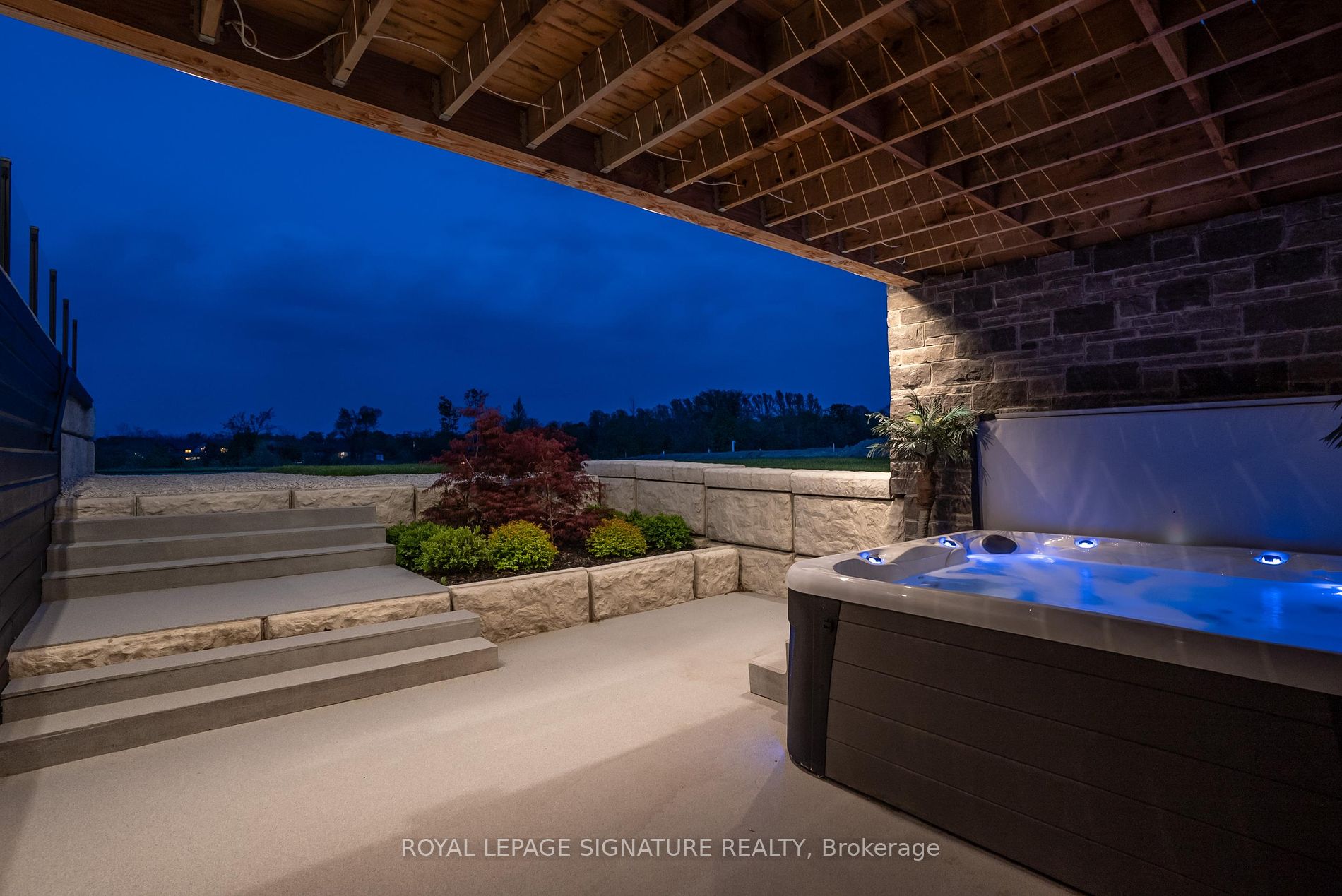 4 Raintree Court