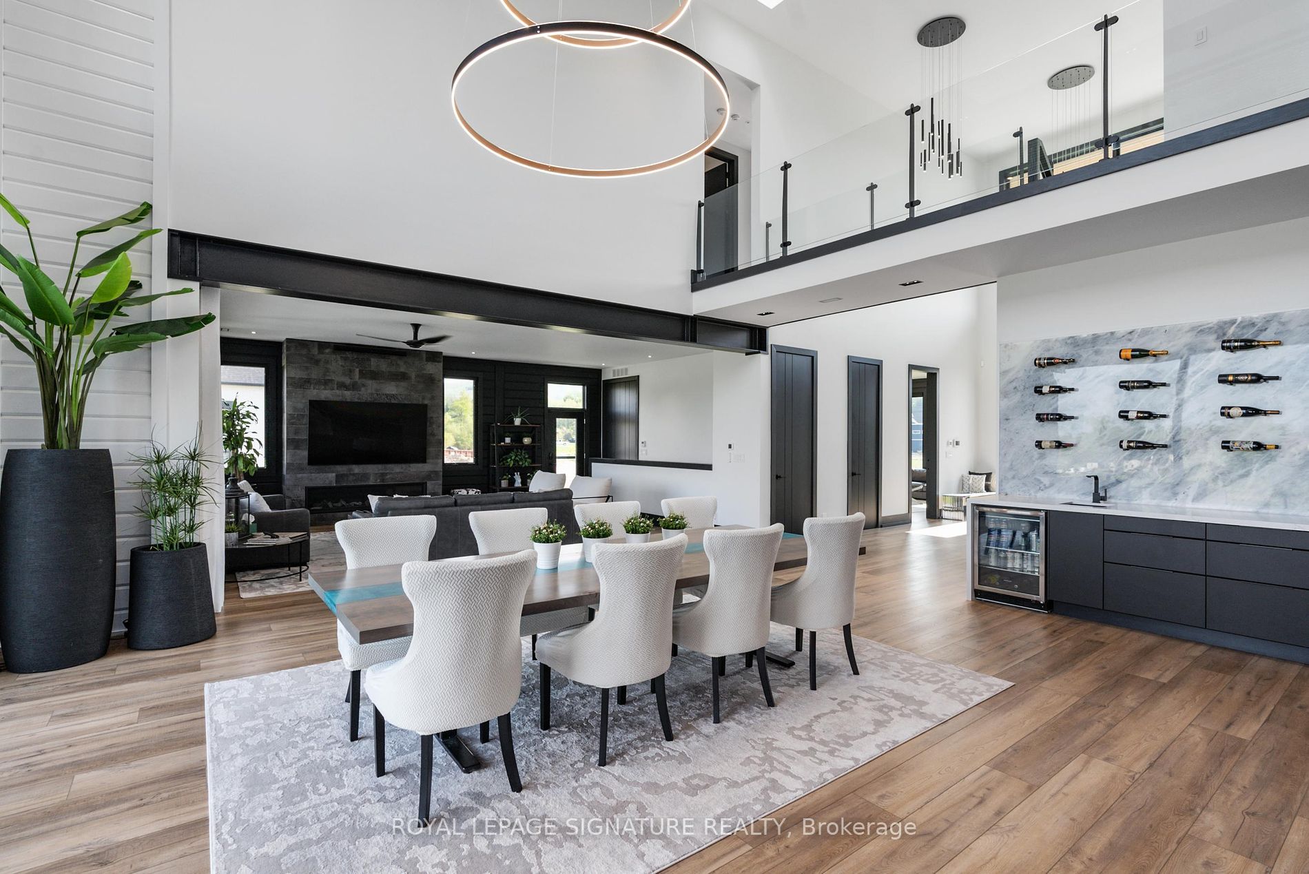 4 Raintree Court
