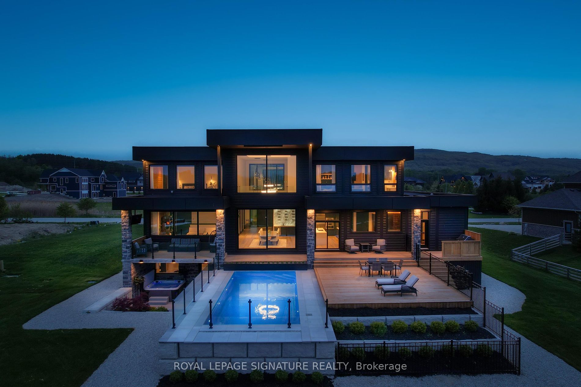 4 Raintree Court