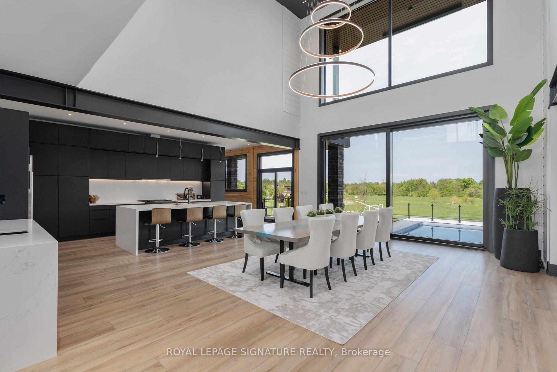 4 Raintree Court