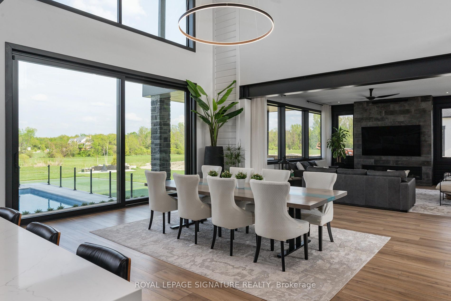 4 Raintree Court