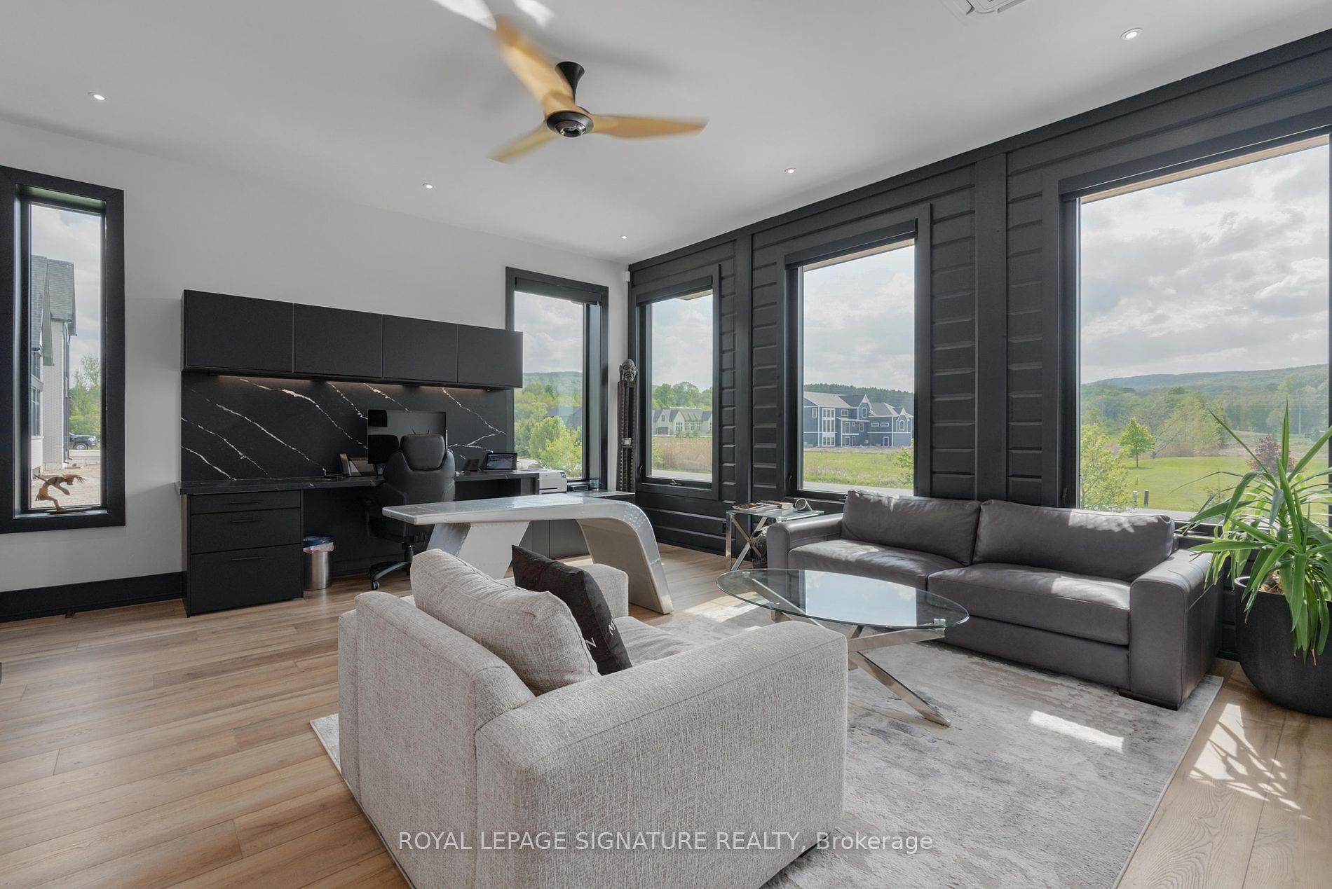 4 Raintree Court