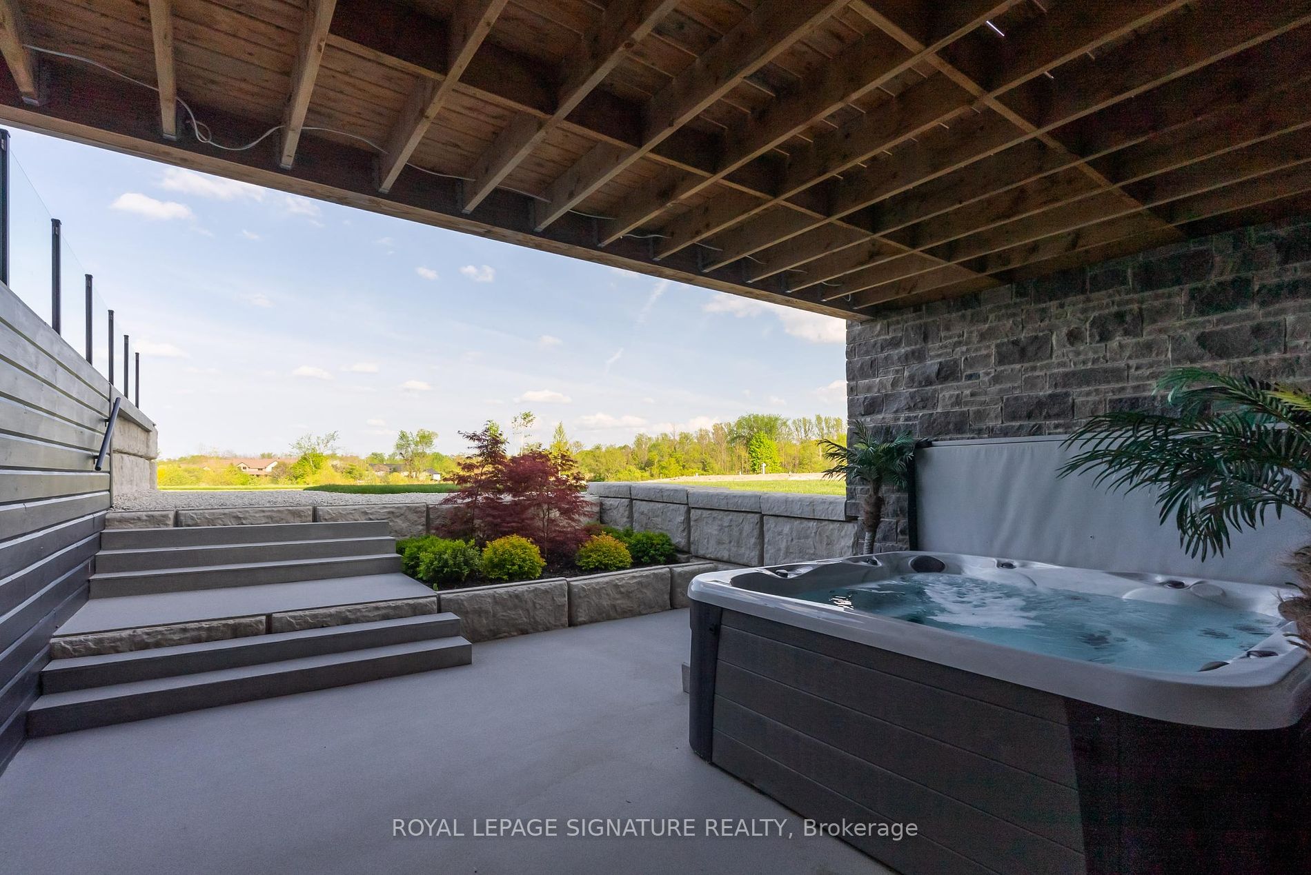 4 Raintree Court