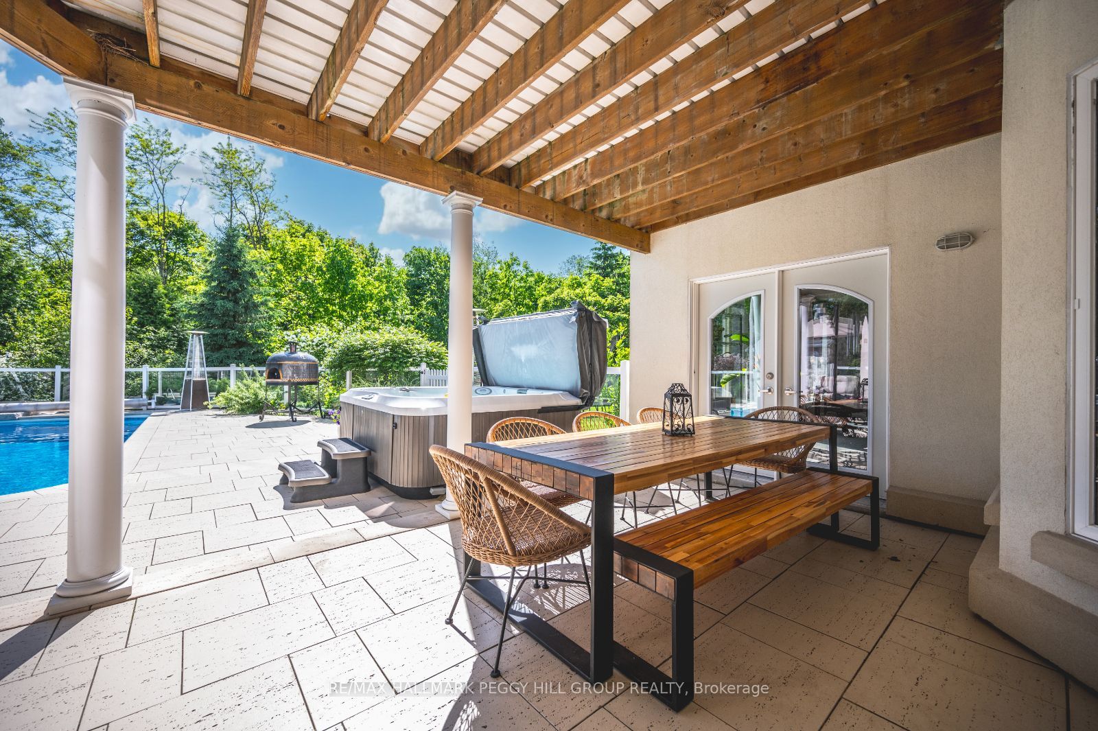 16 Bridle Trail